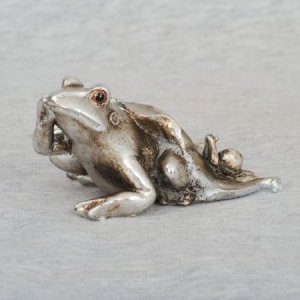 Frog Polyresin Figurine with a Snail on Leaf